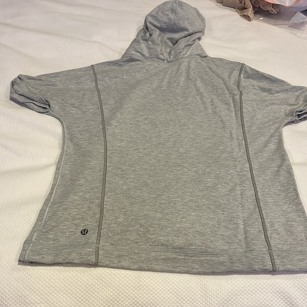 Lululemon - Picture 3 of 3